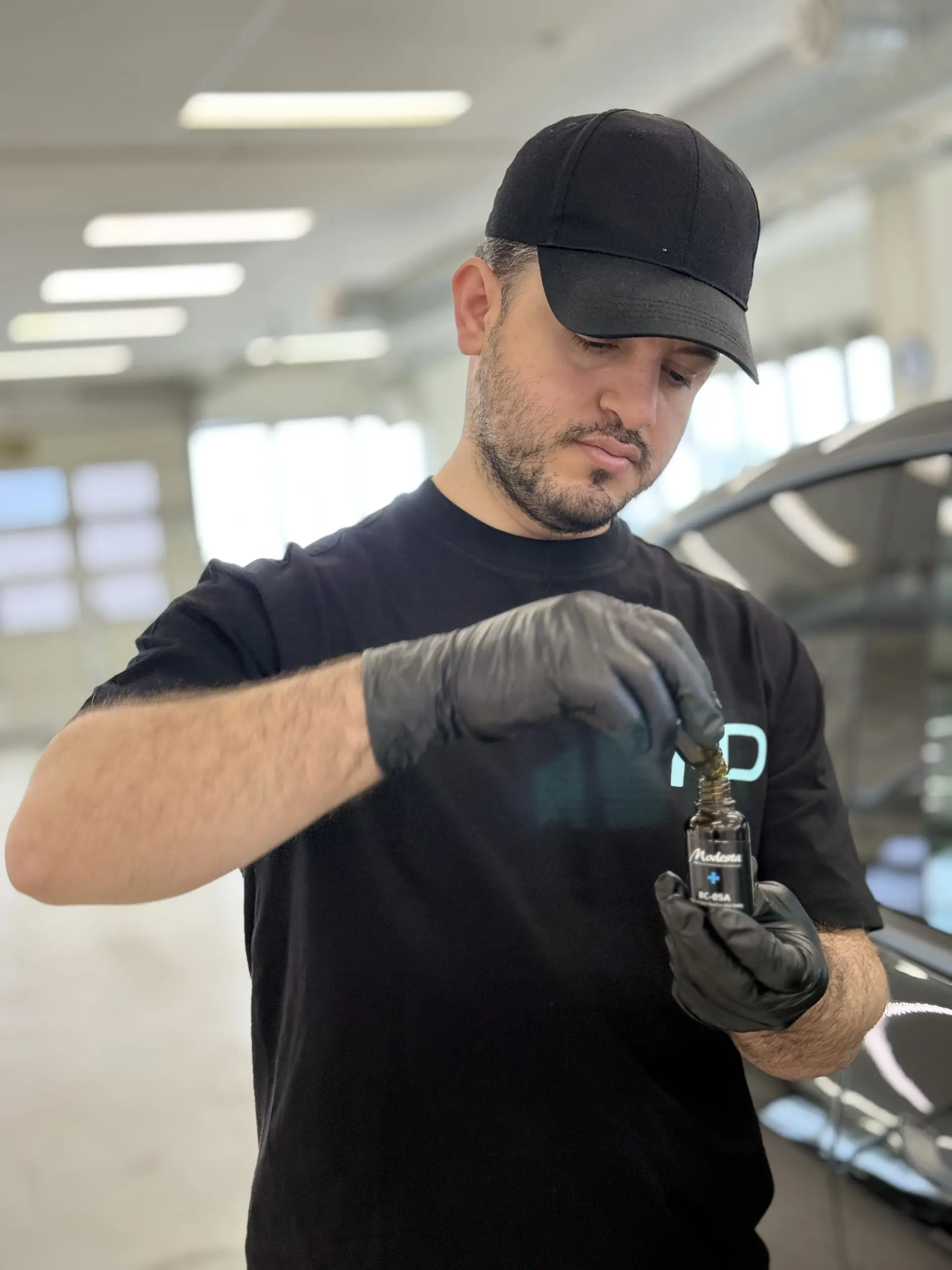 Bil med dyp glans etter keramisk coating i Oslo